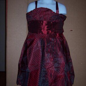 New with Tags Classic Fashion Party Dress, Size 4T, B27
